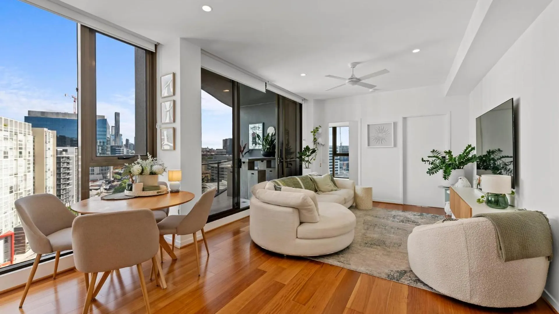 בריסביין Capri Luxury Apartments Newstead